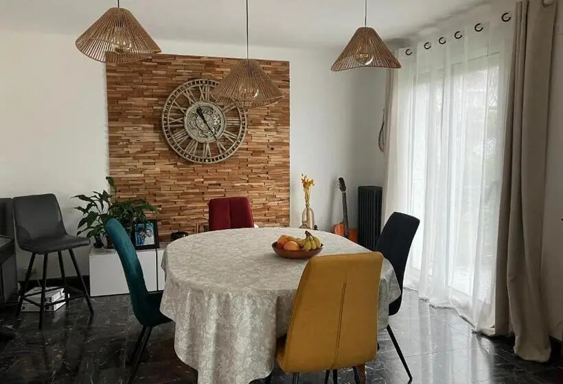 キングサイズベッドのスタンダードルーム, La Pause Cadurcienne, Table Et Chambre D Hôtes