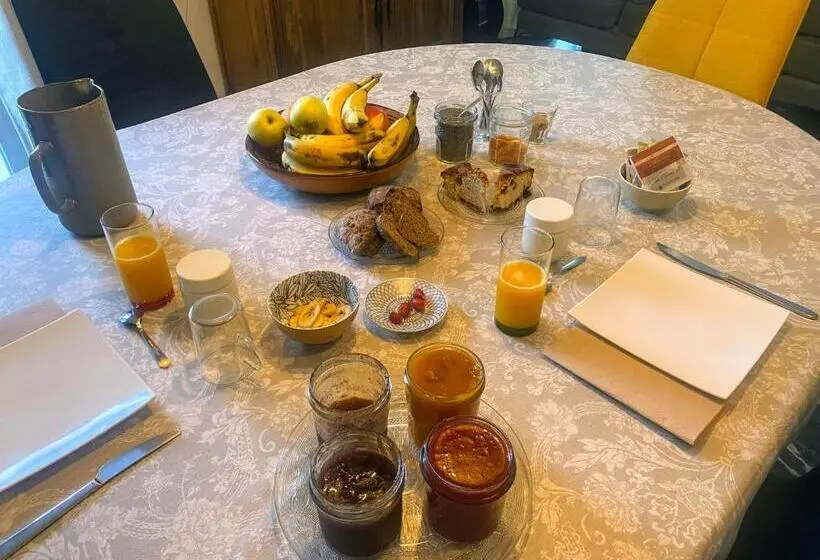 キングサイズベッドのスタンダードルーム, La Pause Cadurcienne, Table Et Chambre D Hôtes