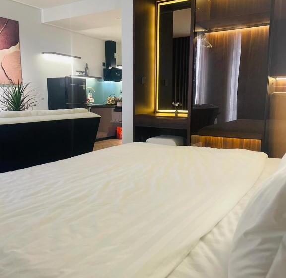 اتاق استاندارد با تخت بزرگ, Tòa Nhà Ibiza, Khu Nghỉ Dưỡng Flamingo Hải Tiến, Hoàng Trường, Hoằng Hóa, Thanh Hóa