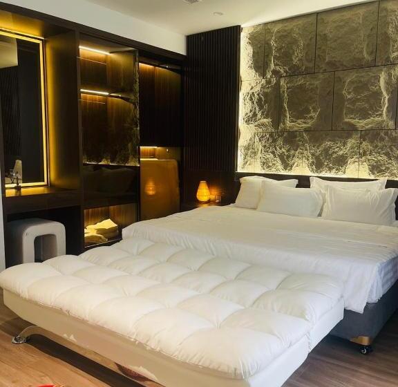 اتاق استاندارد با تخت بزرگ, Tòa Nhà Ibiza, Khu Nghỉ Dưỡng Flamingo Hải Tiến, Hoàng Trường, Hoằng Hóa, Thanh Hóa