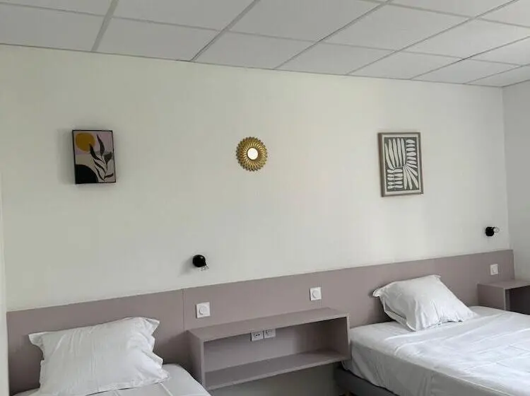 اتاق خانوادگی, Hôtel Du Colombier Rennes Centre Gare