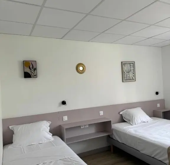 اتاق استاندارد با بالکن, Hôtel Du Colombier Rennes Centre Gare