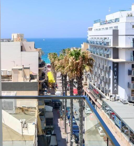 سوییت سوپریور با چشم‌انداز دریا, Stillel Retreat