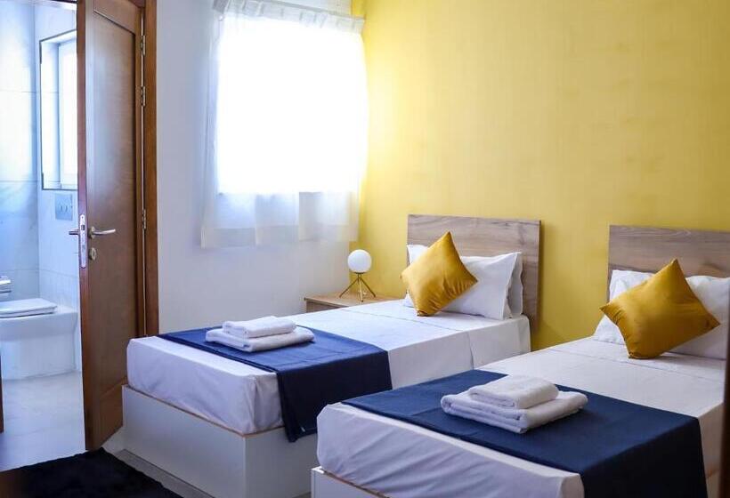 سوئیت با بالکن, Stillel Retreat