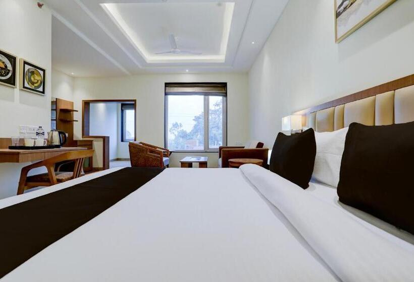 غرفة ديلوكس ثلاثية, Shravasti Buddha Residency