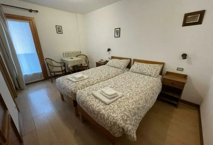 اتاق استاندارد با بالکن, Ambassador Rooms In Bormio, Solo Camera Senza Colazione