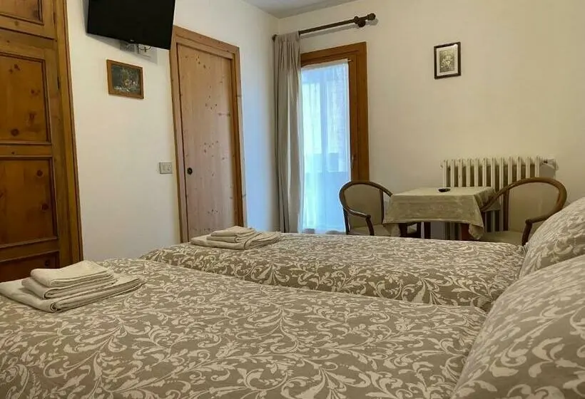 اتاق استاندارد با بالکن, Ambassador Rooms In Bormio, Solo Camera Senza Colazione