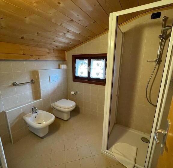 4인용 스탠다드 룸, Ambassador Rooms In Bormio, Solo Camera Senza Colazione