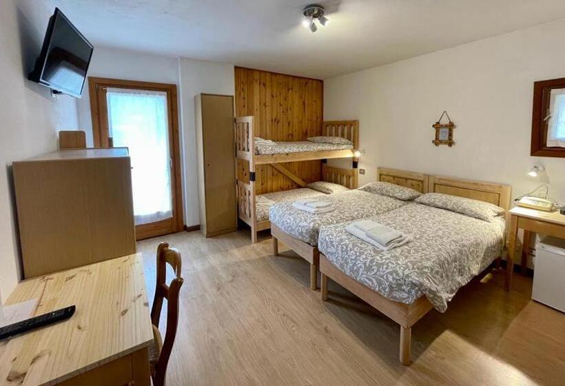 اتاق استاندارد چهارنفره با بالکن, Ambassador Rooms In Bormio, Solo Camera Senza Colazione