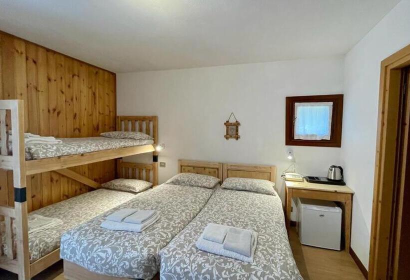 발코니가 있는 4인용 스탠다드 룸, Ambassador Rooms In Bormio, Solo Camera Senza Colazione