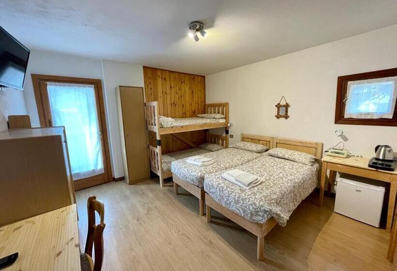 اتاق استاندارد چهارنفره با بالکن, Ambassador Rooms In Bormio, Solo Camera Senza Colazione