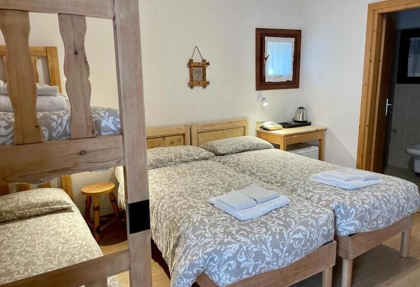 اتاق استاندارد چهارنفره با بالکن, Ambassador Rooms In Bormio, Solo Camera Senza Colazione