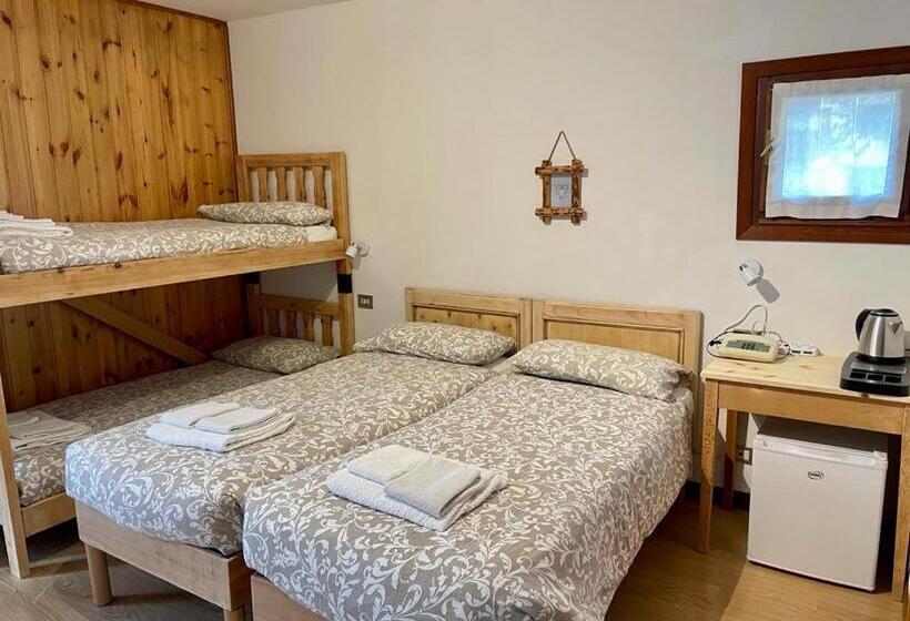 اتاق استاندارد چهارنفره با بالکن, Ambassador Rooms In Bormio, Solo Camera Senza Colazione