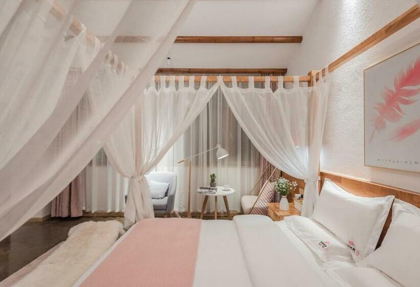 Номер Deluxe, Shang Shan Ruo Shui 大理上山若水客栈