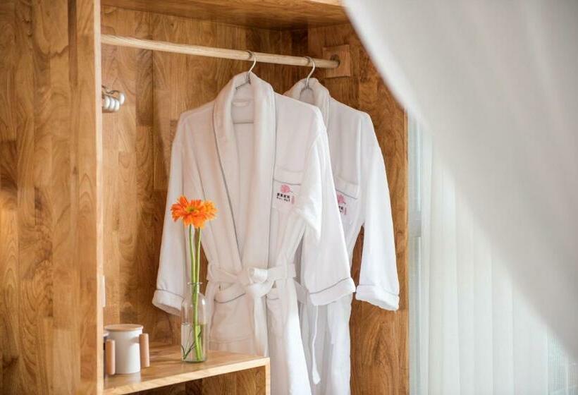 디럭스 룸, Shang Shan Ruo Shui 大理上山若水客栈