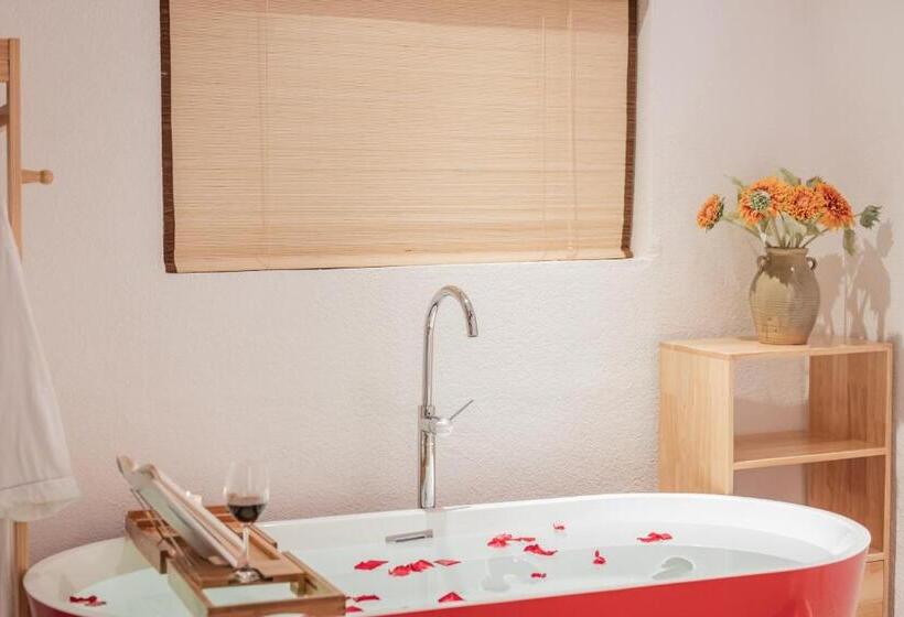 패밀리 스위트, Shang Shan Ruo Shui 大理上山若水客栈