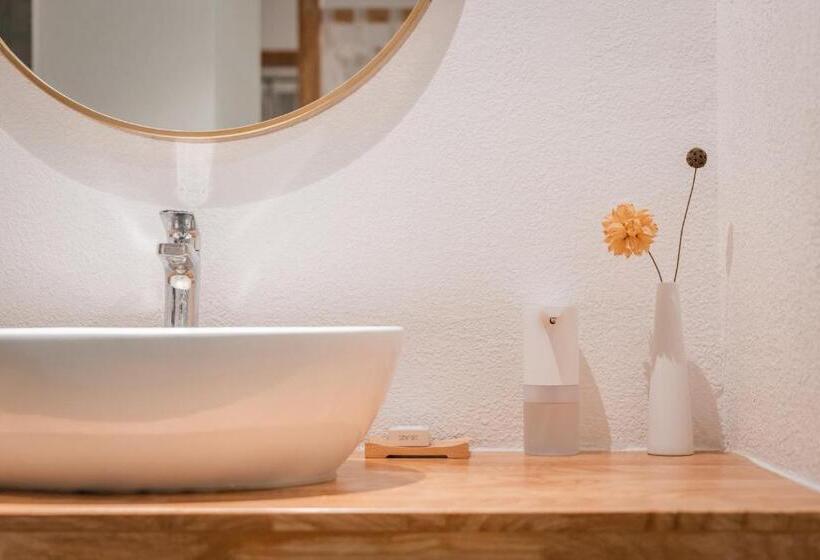 디럭스 스위트, Shang Shan Ruo Shui 大理上山若水客栈