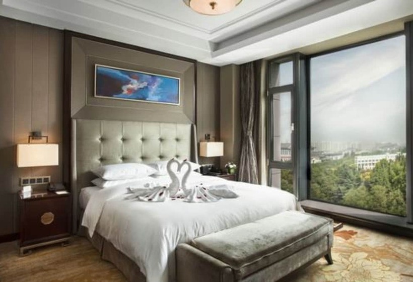 חדר סופריור, Tanglong International