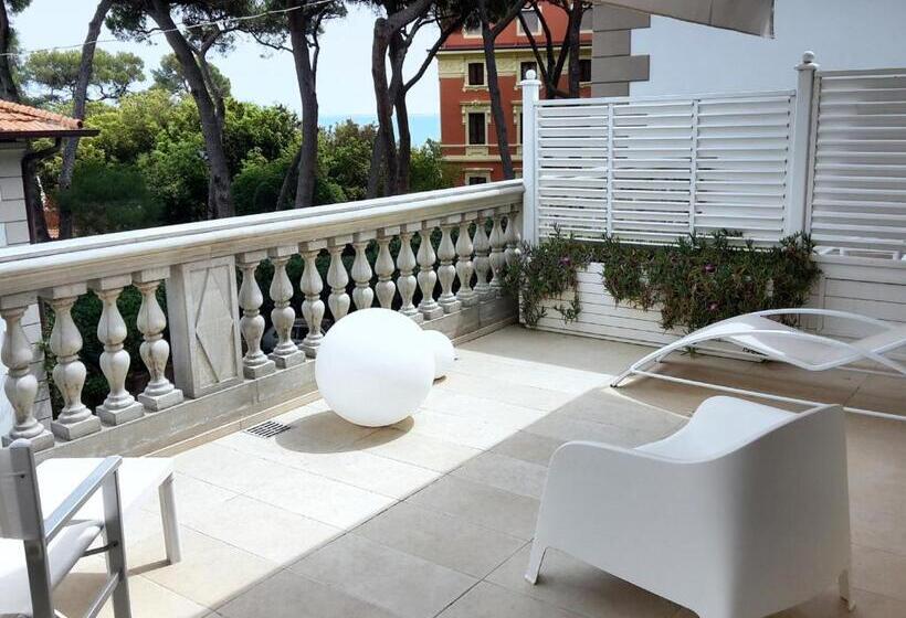 Номер Стандарт с Балконом, Tirreno