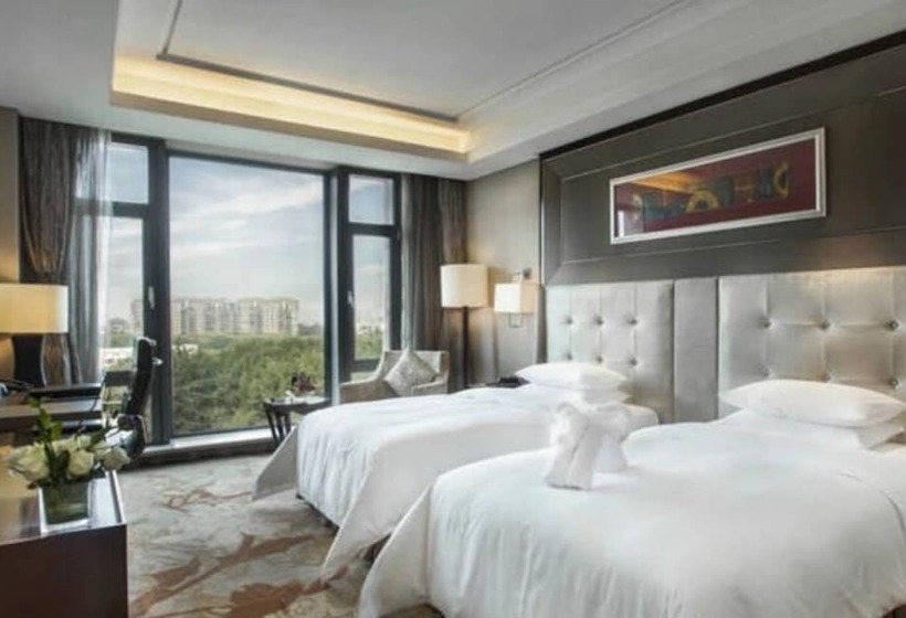 غرفة سوبيريور, Tanglong International