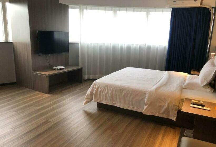 Номер Стандарт Двуспальная Кровать, 7days Premium Zhongshan Tanzhou Town Market Central Branch