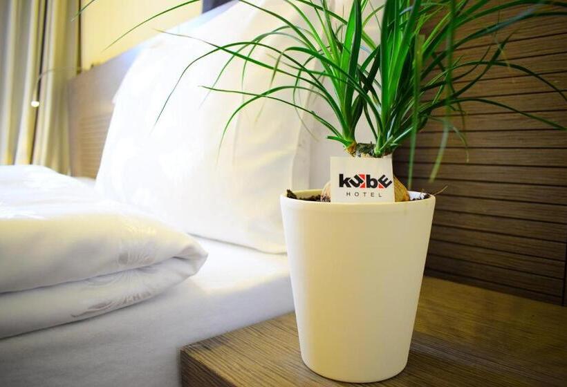4인용 수피리어 룸, Kube