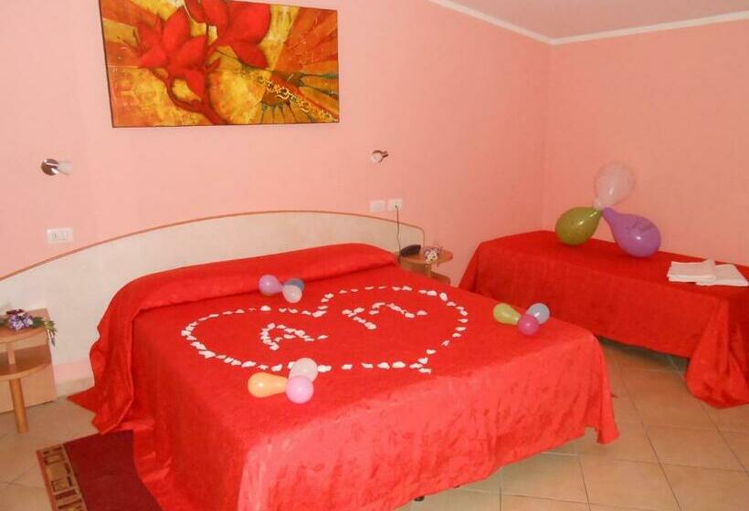 חדר סטנדרט לשלושה, Vittoria