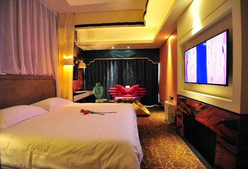 ファミリールーム, Wisdom Boutique