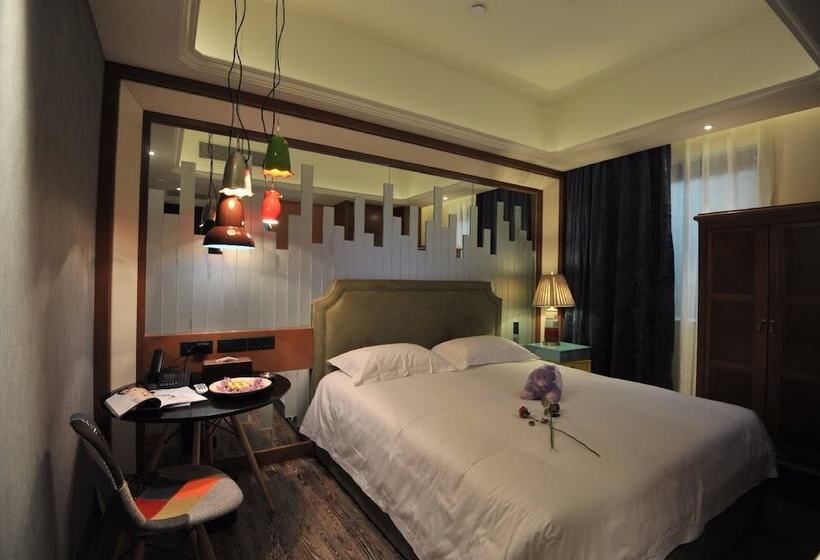 デラックスルーム, Wisdom Boutique