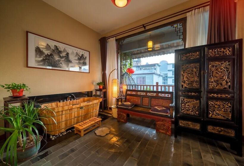 سوییت سوپریور, Yangshuo Mountain Nest Boutique