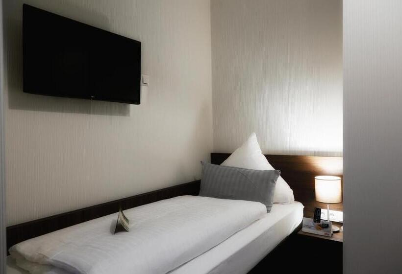 Семейный Номер, Konsumhotel Am Park Nebenhaus Vom Konsum Berghotel Oberhof