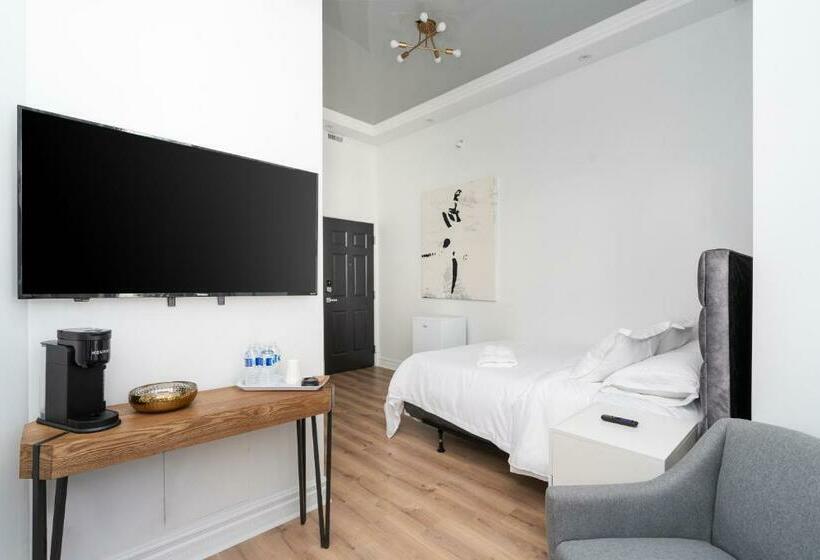 스탠다드 스튜디오, Penfield Suites