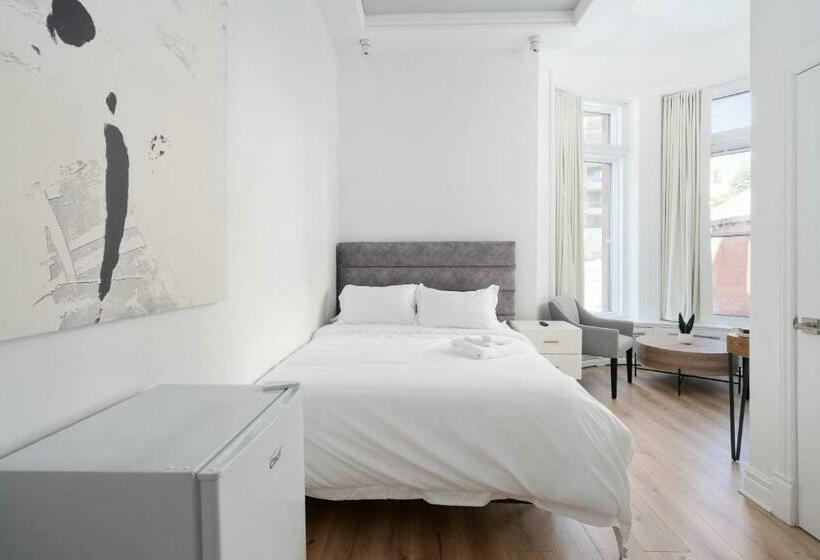 스탠다드 스튜디오, Penfield Suites