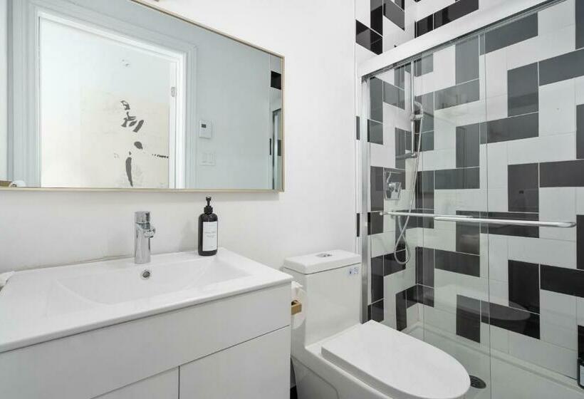 스탠다드 스튜디오, Penfield Suites