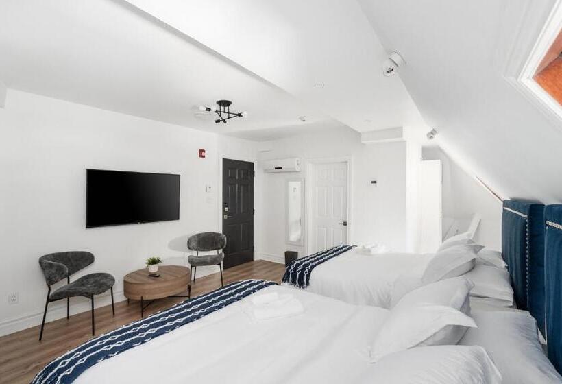 패밀리 스튜디오, Penfield Suites