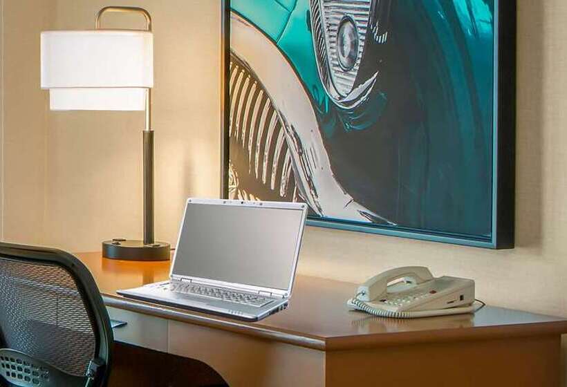 프레지덴셜 스위트, Embassy Suites By Hilton Amarillo Downtown