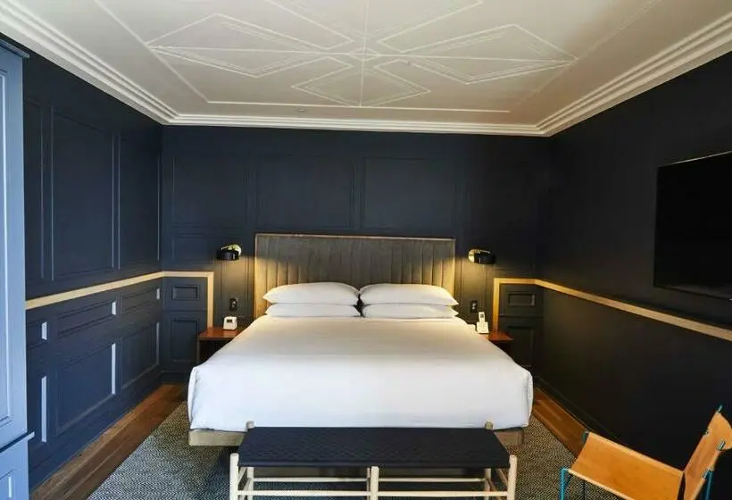 Superior Room King Size Bed