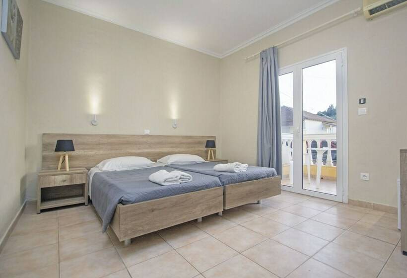 חדר אקונומי, Trabukos Beach Complex