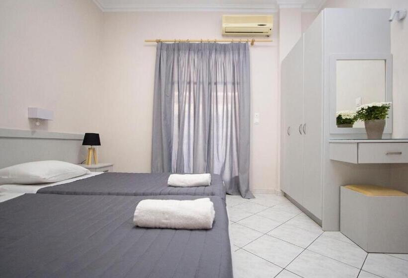 סטודיו דלוקס, Trabukos Beach Complex