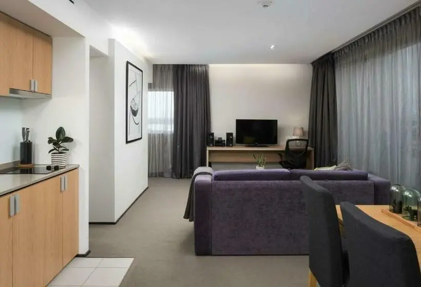 Deluxe-sviitti, Atura Dandenong
