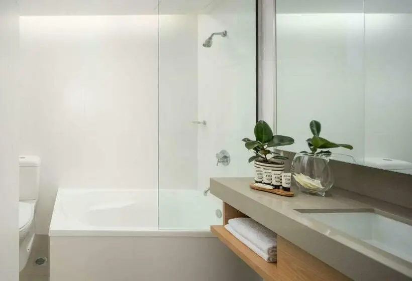 Deluxe-sviitti, Atura Dandenong