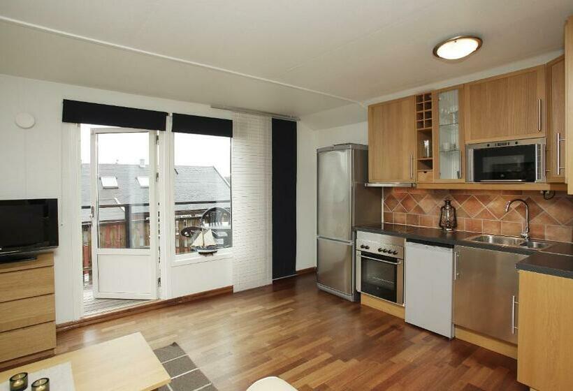 דירת חדר, Byxelkroks Marina Sea Resort