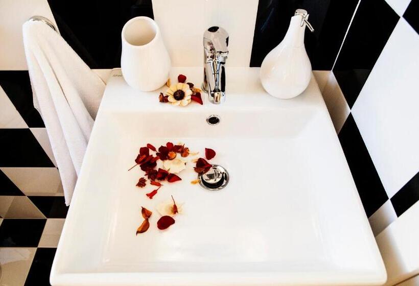 اتاق لوکس, City Lights Rome