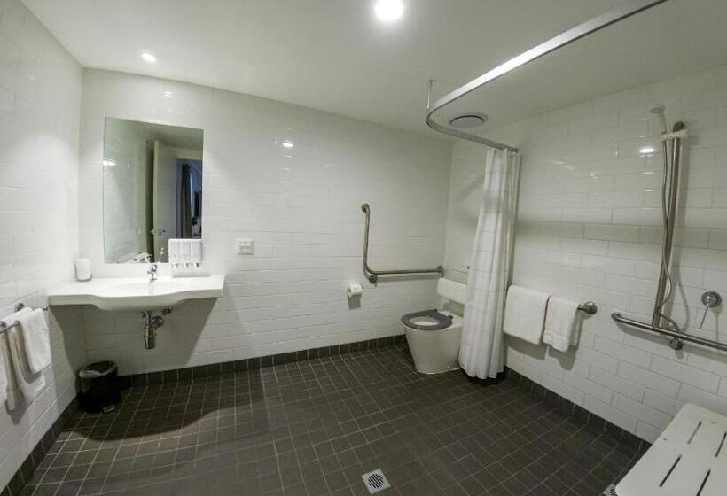 Номер Стандарт Кровать Кинг Адаптированный для Инвалидов, Potters Toowoomba