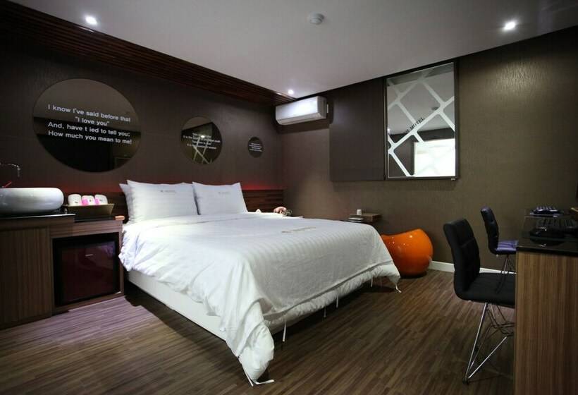 Номер Стандарт, Jjak Motel Daejeon