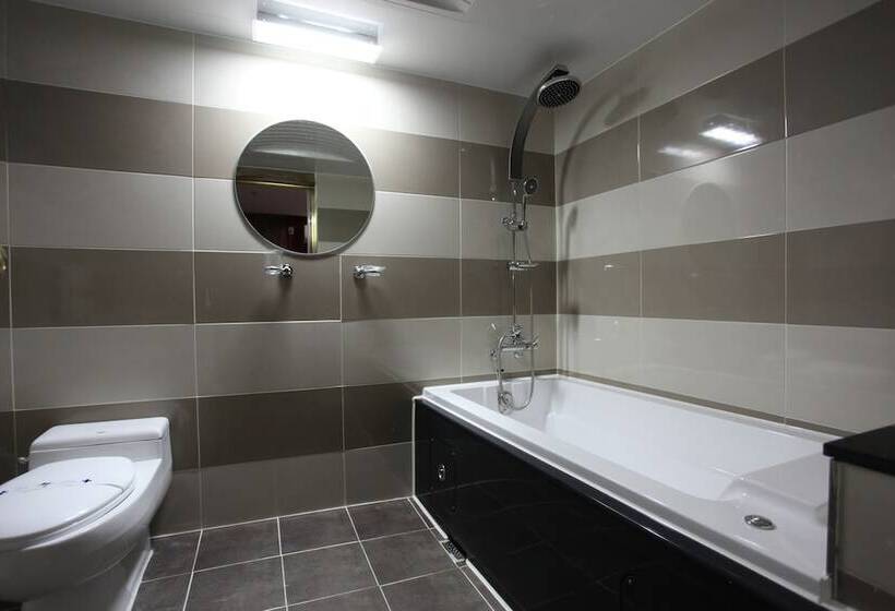 Quarto Estandar, Jjak Motel Daejeon