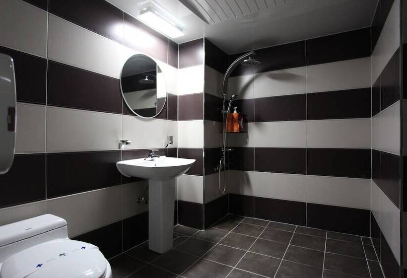 חדר סטנדרט, Jjak Motel Daejeon