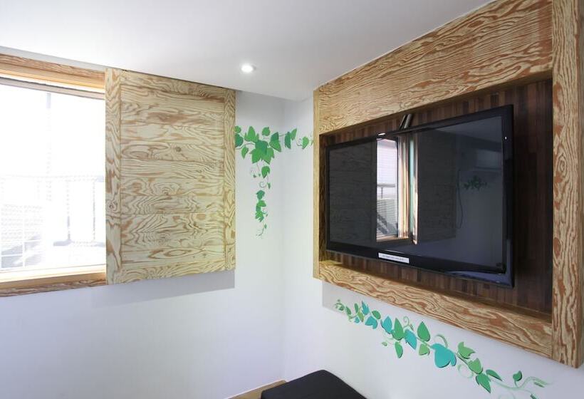 Номер Стандарт, Jjak Motel Daejeon