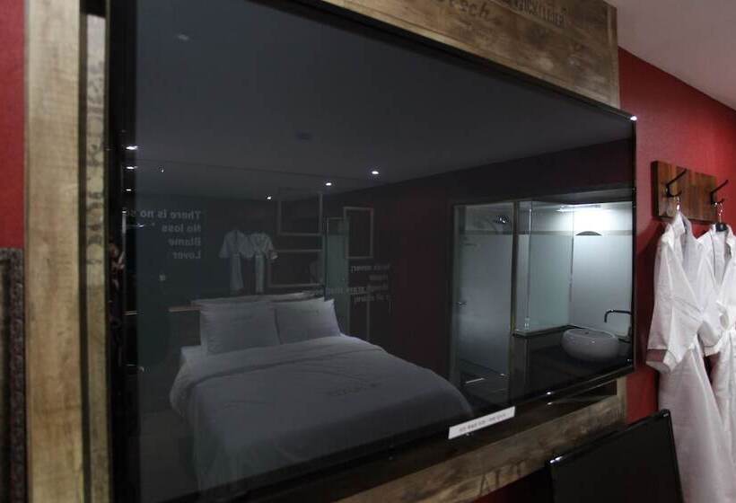 Quarto Estandar, Jjak Motel Daejeon