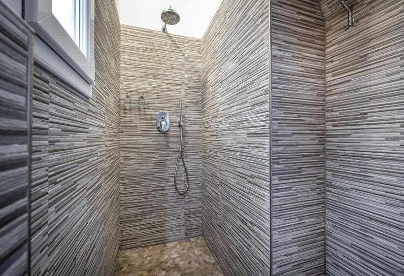 سوییت جونیور, La Stella D'oro B&b